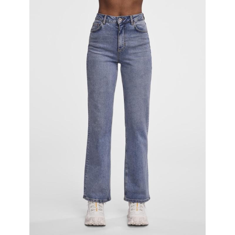 Dame Jeans Pcholly  Medium Blue Denim fra Pieces hos Klædeskabet.dk 5715214389692